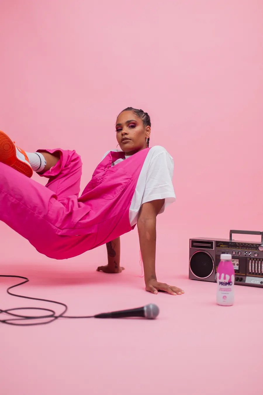 Jess B on the pink set